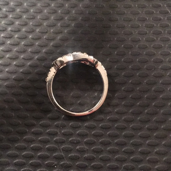 Infinite ring - Picture 2 of 2